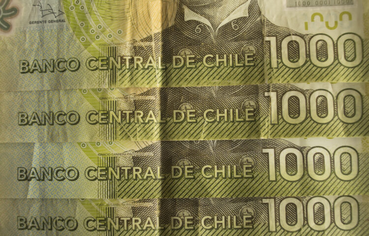 Chilean Digital Peso Would Need to Work Offline, Central Bank Governor Says