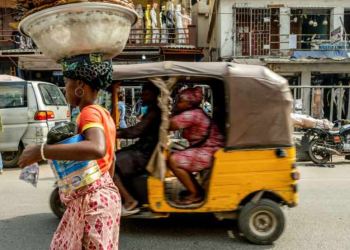 Central Bank turns to rickshaw operators to save eNaira